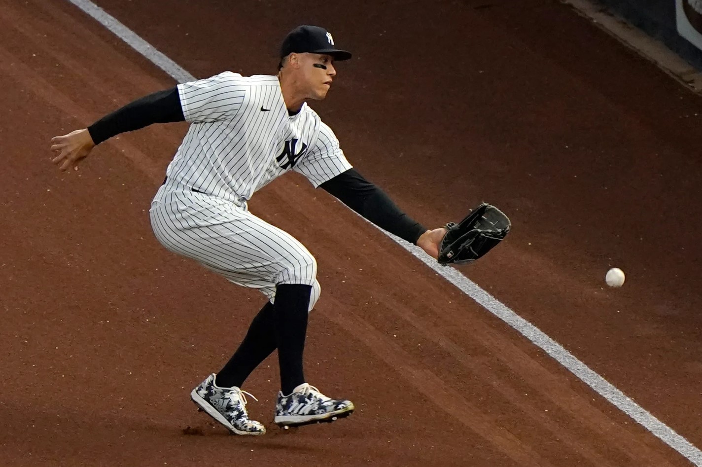 What Pros Wear: Aaron Judge's New Balance 3000v4 Cleats - What Pros Wear